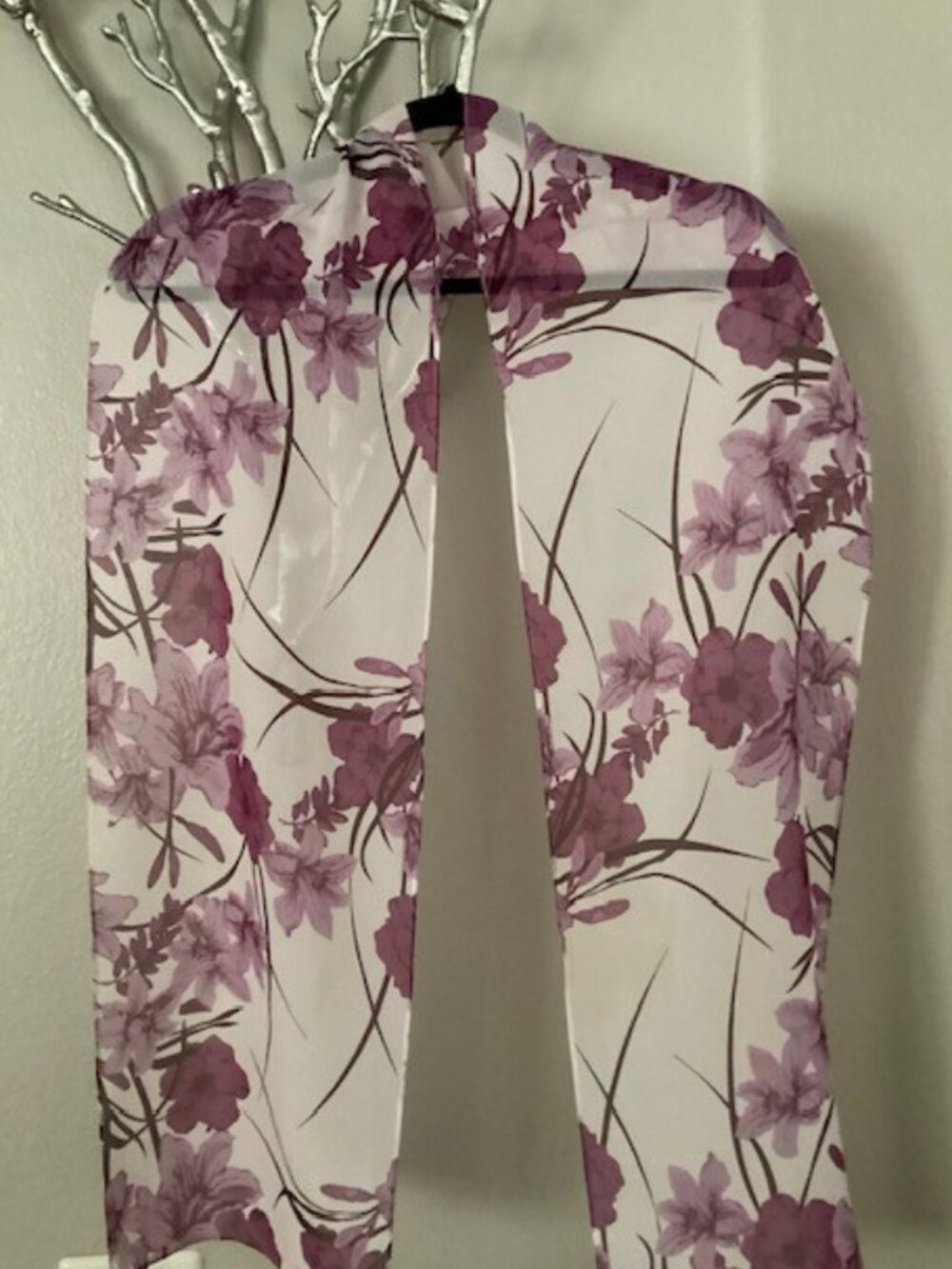 Purple and white flowered scarf, (70" x 31")